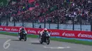 Juara Dunia Moto GP, Marc Marquez saat mencoba motor All New Honda CBR250RR di sirkuit Sentul, Jawa Barat, Selasa (25/10). All New Honda CBR250RR menghasilkan tenaga maksimal 12.500 rpm dan trosi maksimum hingga 10.500 rpm. (Liputan6.com/Angga Yuniar)