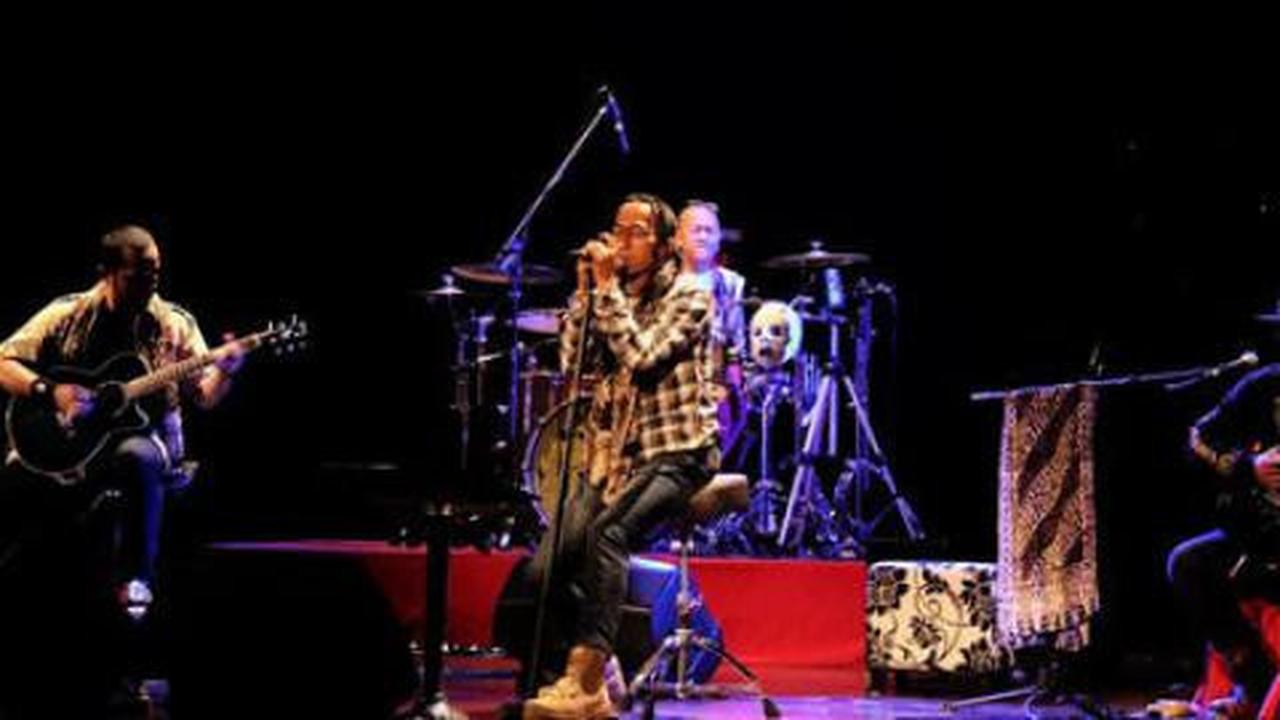 Tampil full akustik, Pas Band tak kehilangan energi