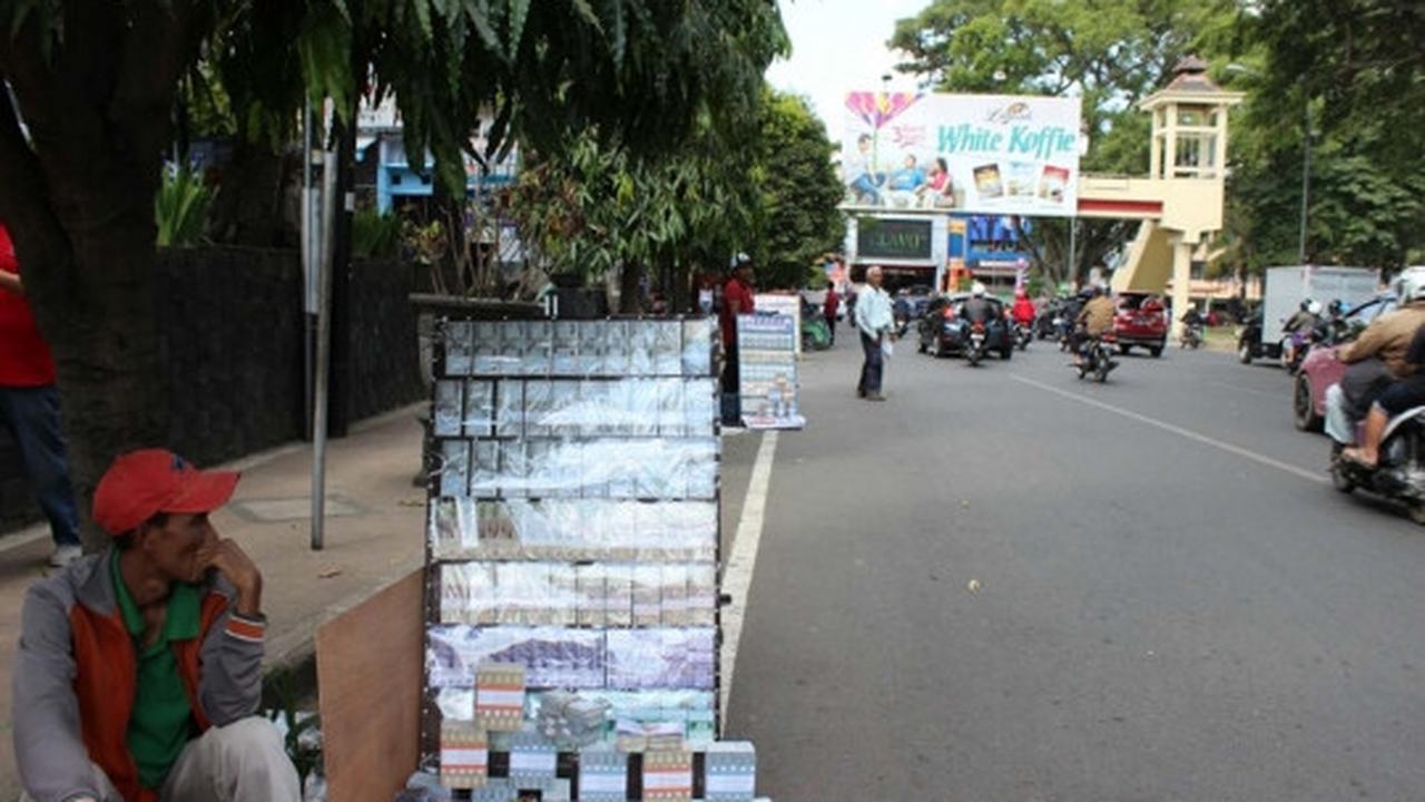 Jelang Lebaran, jasa penukaran uang mulai menjamur di Malang