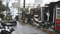 Bangunan rusak terlihat saat Topan Khanun menerjang kepulauan Okinaw di Naha, selatan Okinawa, Jepang, Rabu, 2 Agustus 2023. (Kyodo News via AP)