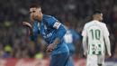 Ekspresi Sergio Ramos usai membobol gawang Real Betis pada lanjutan La Liga Santander di Villamarin stadium,Seville, (18/2/2018). Real Madrid menang 5-3. (AP/Miguel Morenatti)