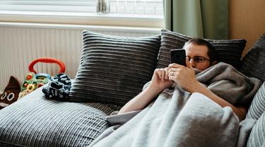 Ilustrasi ponsel | Lisa Fotios dari Pexels