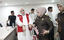 Dua Kali Sidang Ditunda, Bos Skincare Mira Hayati Melahirkan Bayi Laki-Laki di Rumah Sakit