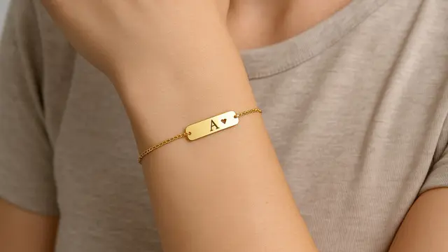 7 Model Gelang Emas Gram Kecil Tapi Cantik yang Lagi Tren di 2025, Cocok untuk Gaya Sehari-hari