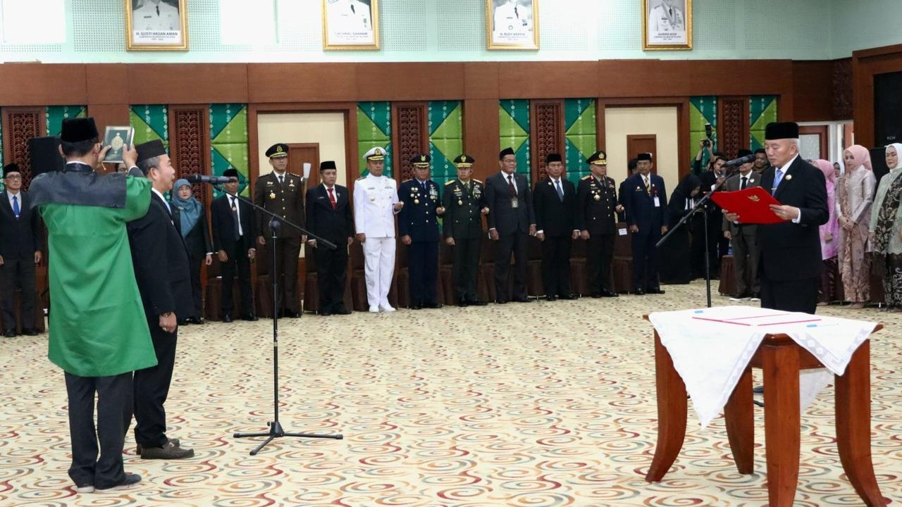 Gubernur Kalsel H. Muhidin Melantik Sekda & Pimpinan Tinggi Pratama