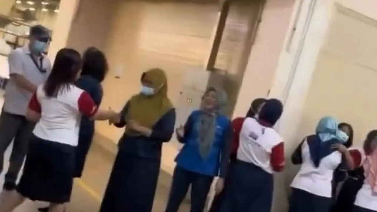 Tangkapan layar video di media sosial mengenai Gudang Garam.