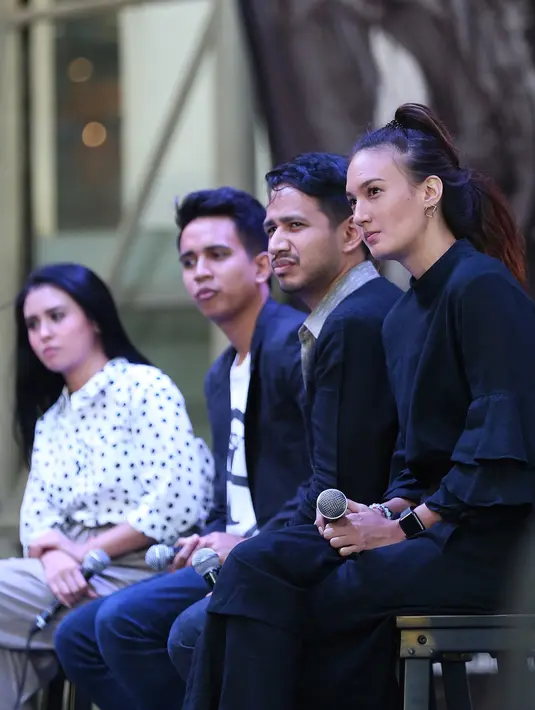 Nadine Chandrawinata dan beberapa artis terus menyuarakan penggunaan media sosial untuk lebih bijak. Apalagi belakangan ini banyak isu-isu bermunculan dari akun-akun orang yang tak bertanggung jawab. (Bambang E. Ros/Bintang.com) 