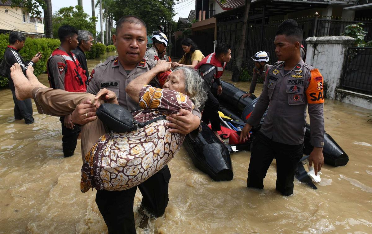 Banjir di Vila Nusa Indah Bogor