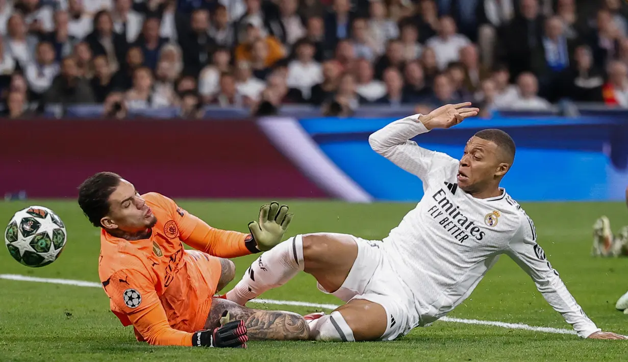 Di menit ke-33, Kylian Mbappe berhasil menambah keunggulan Los Blancos atas Manchester City. (OSCAR DEL POZO/AFP)