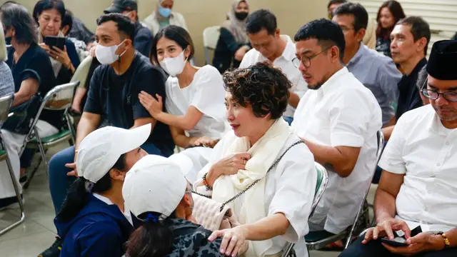 Indy Barends ungkap kronologi kepergian ayahnya.
