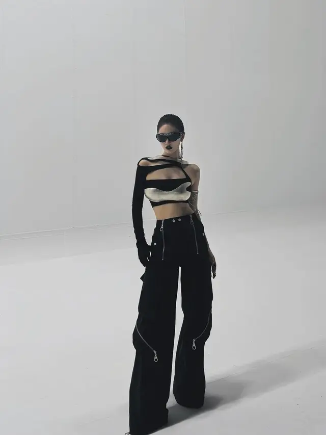 6 Inspirasi Cute Swag Outfit ala Ningning aespa