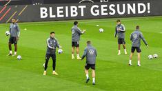 Para pemain Jerman saat sesi latihan jelang laga persahabatan di Koln, Rabu (7/10/2020). Jerman akan berhadapan dengan Turki. (AP Photo/Martin Meissner)