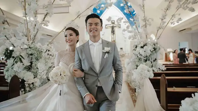 [Bintang] Dion Wiyoko dan Fiona Anthony