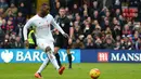 Striker Liverpool, Christian Benteke menjadi penentu kemenangan timnya saat menang 2-1 atas tuan rumah Crystal Palace pada lanjutan Liga Inggris pekan ke-29.  (AFP/Glyn Kirk)