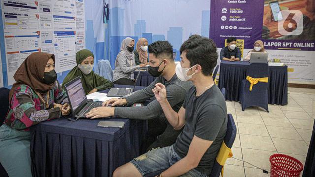 FOTO: Suasana Hari Terakhir Pelaporan SPT Wajib Pajak