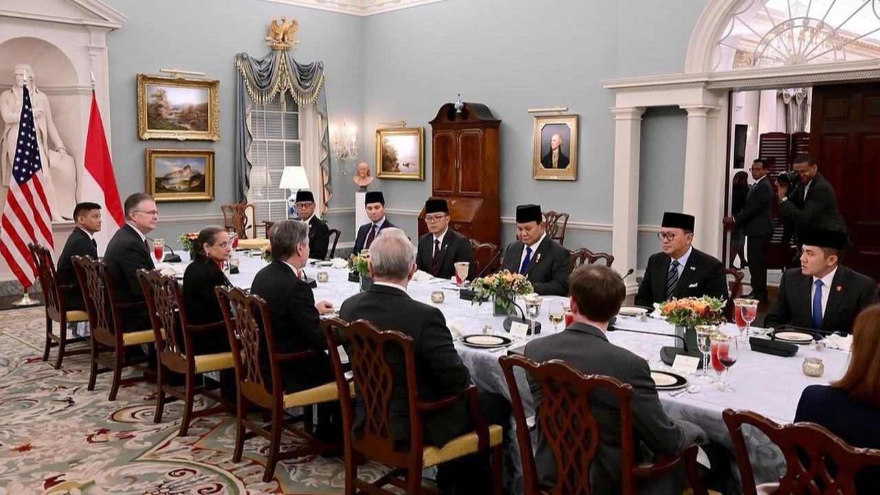 Potret Budi Djiwandono Dampingi Presiden Prabowo Makan Malam di AS