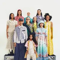 ARTKEA baru saja menghadirkan 86 looks dari 130 pakaian, yang diberi tajuk "Abundance." Ke 86 looks yang dihadirkan mencakup beberapa lini brandnya, yaitu Lace by Artkea, Artkea Classic, Artkea Stripes, Artkea Colours, dan Artkea Bloom. [Foto: Document/ARTKEA]