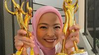 Kocak, Tantri Kotak Pamer Raih Penghargaan Anugerah Menjadi Ibu dengan Banyak Kategori Lucu. (instagram.com/tantrisyalindri)