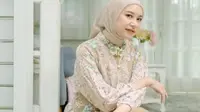 Top 3 Islami: 8 Inspirasi Gamis Brokat Polos yang Cocok untuk Wanita Usia 30-an agar Tampak Lebih Muda