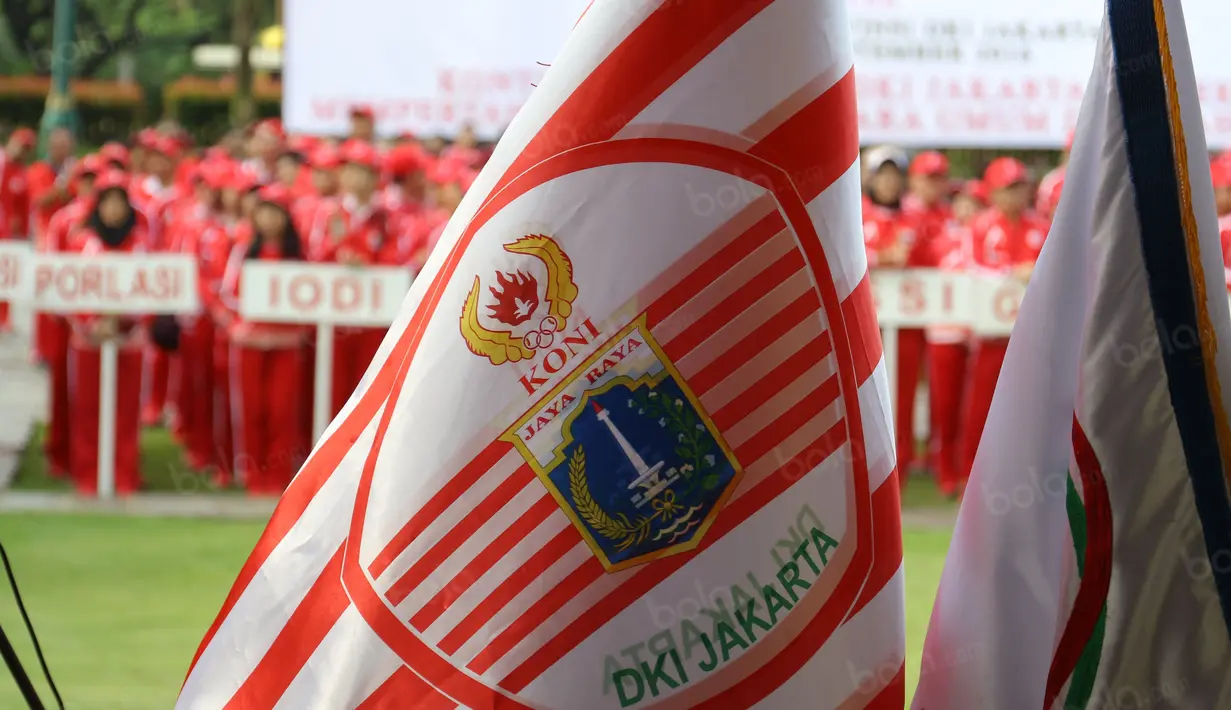 Kontingen DKI Jakarta untuk PON XIX Jawa Barat bersiap menanti Gubernur DKI, Basuki Tjahaja Purnama di Kantor Gubernur, Jakarta, Rabu (7/9/2016). (Bola.com/Nicklas Hanoatubun)