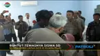 Ibu korban penganiayaan siswa SD Longkewang, Sukabumi emosi saat bertemu dengan keluarga pelaku.