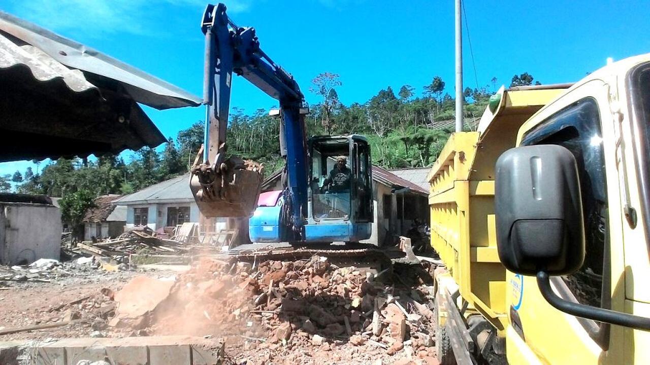 Gempa 4,4 SR di Kalibening, Banjarnegara  berdampak besar di lima desa. (Foto: Liputan6.com/SRU RAPI BNA/Muhamad Ridlo)