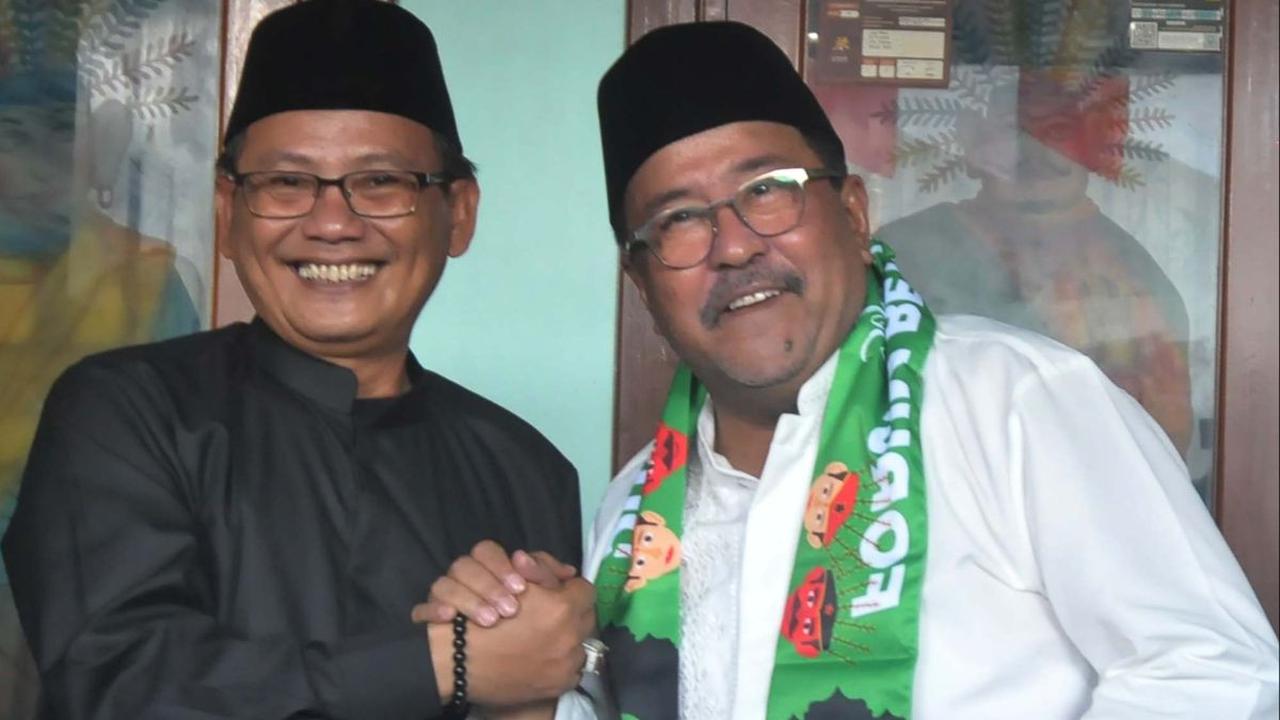 Bakal calon wakil gubernur (bacawagub) Jakarta dari PDIP, Rano Karno mengunjungi kediaman Ketua Umum Forum Betawi Rempug (FBR) se-Jabodetabek, KH Lutfi Hakim di Kelurahan Ujung Menteng, Kecamatan Cakung, Jakarta Timur, Jumat (6/9/2024).