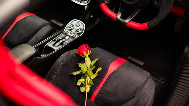 McLaren jadi kado Valentine