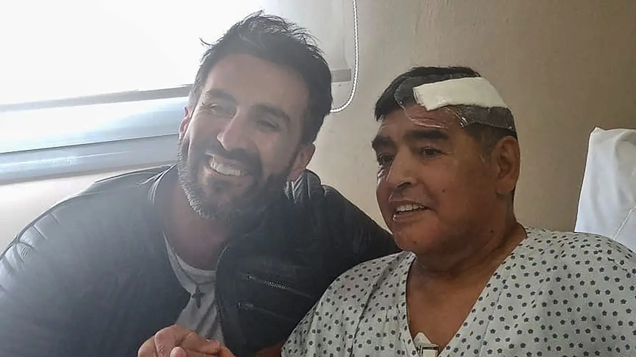 Dokter Leopoldo Luque saat bersama Diego Maradona