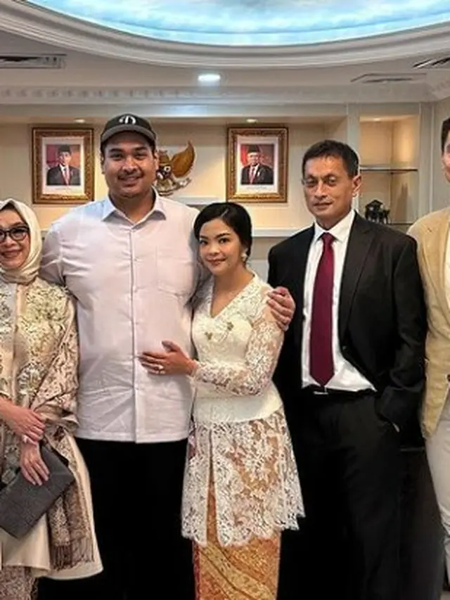 Keluarga Dito Ariotedjo sang Menpora baru. (Foto: Instagram @mestyariotedjo)