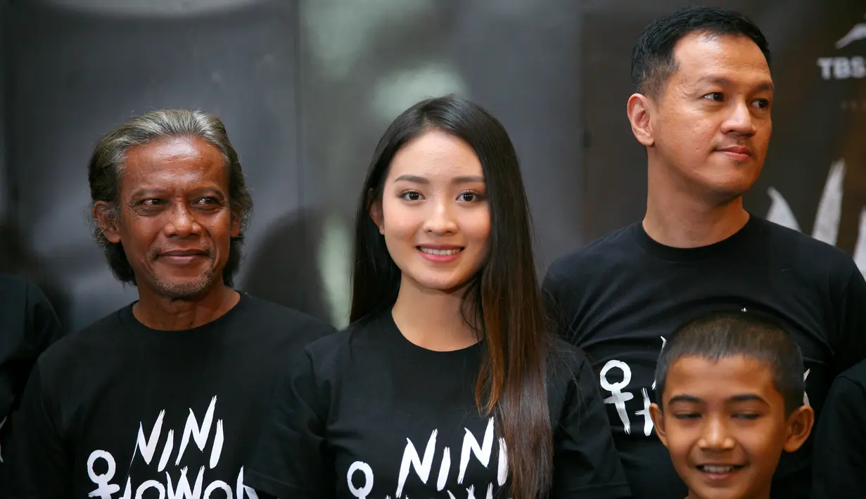 Natasha Wilona saat hadir dalam peluncuran trailer, poster, dan original soundtrack film Nini Thowok di The Hook, Senopati, Jakarta Selatan, Kamis (11/1/2018). (Nurwahyunan/Bintang.com)