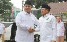 FOTO: Momen Keakraban Prabowo Subianto Disambut Cak Imin di Markas PKB Usai Ditetapkan sebagai Presiden Terpilih 2024