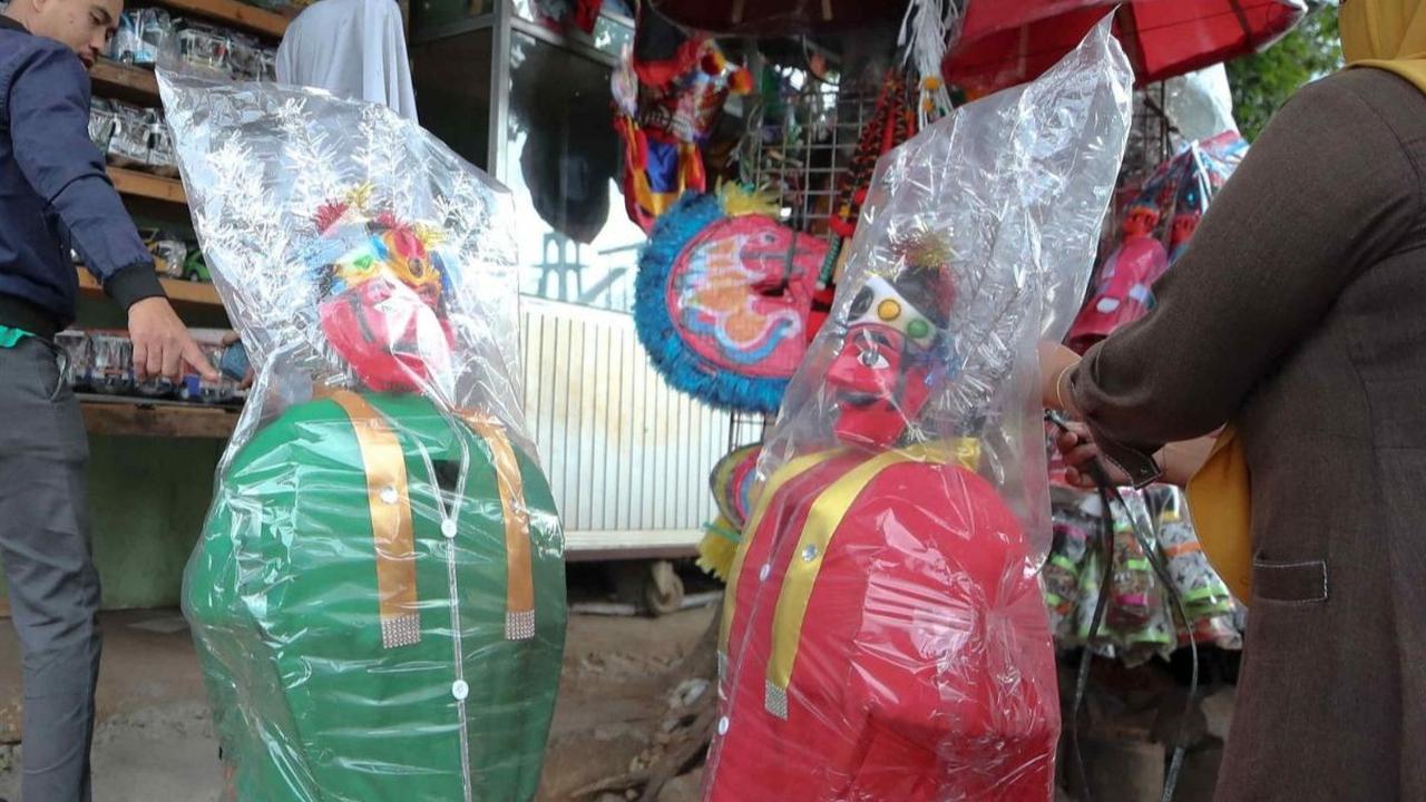 Platform-platform ini menawarkan berbagai jenis mainan dengan harga yang jauh lebih murah dibandingkan dengan harga di pasar maupun di toko-toko mainan. Foto: Liputan6.com / Herman Zakharia <br>