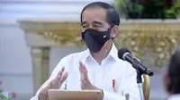 Presiden Jokowi meminta jajarannya bekerja lebih keras dalam penanganan pandemi, utamanya menyeimbangkan gas dan rem antara penanganan  saat memimpin ratas di Istana Merdeka, Jakarta, Senin (24/8/2020). (Kementerian Sekretariat Negara)
