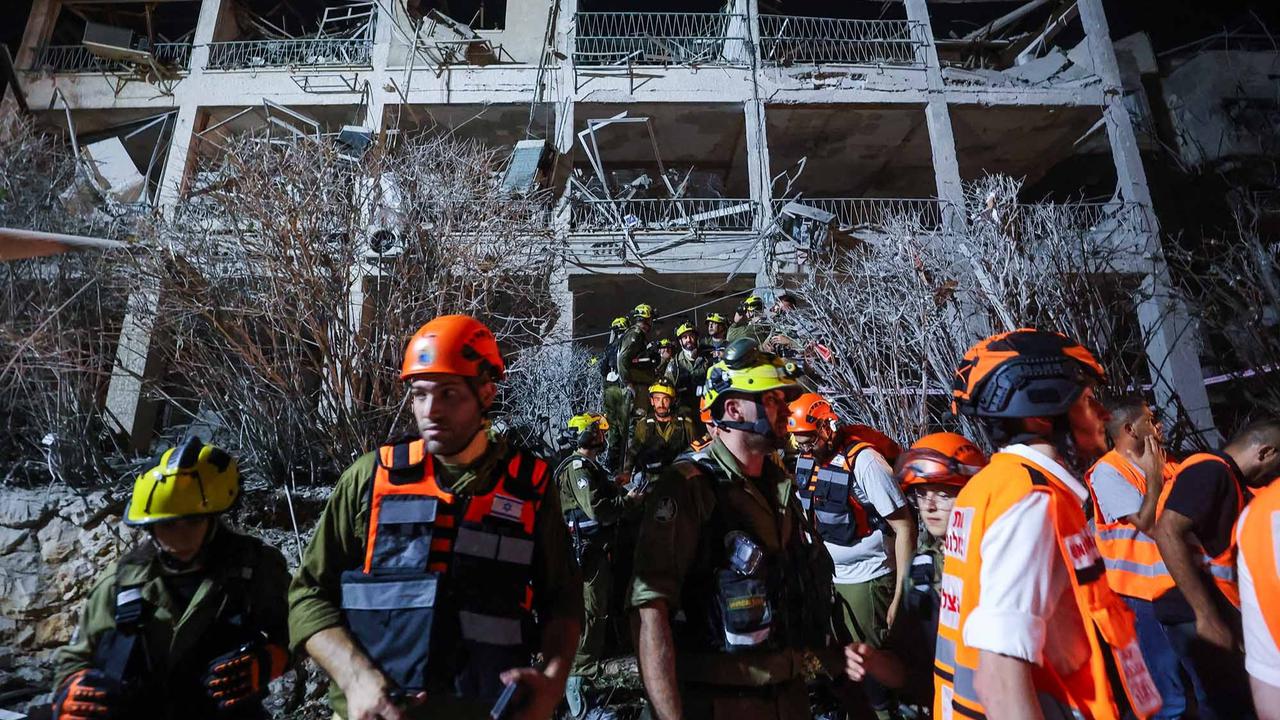 FOTO: Pembalasan Iran, Rudal Balistik Memorakporandakan Kompleks Bangunan di Kota Tel Aviv Israel