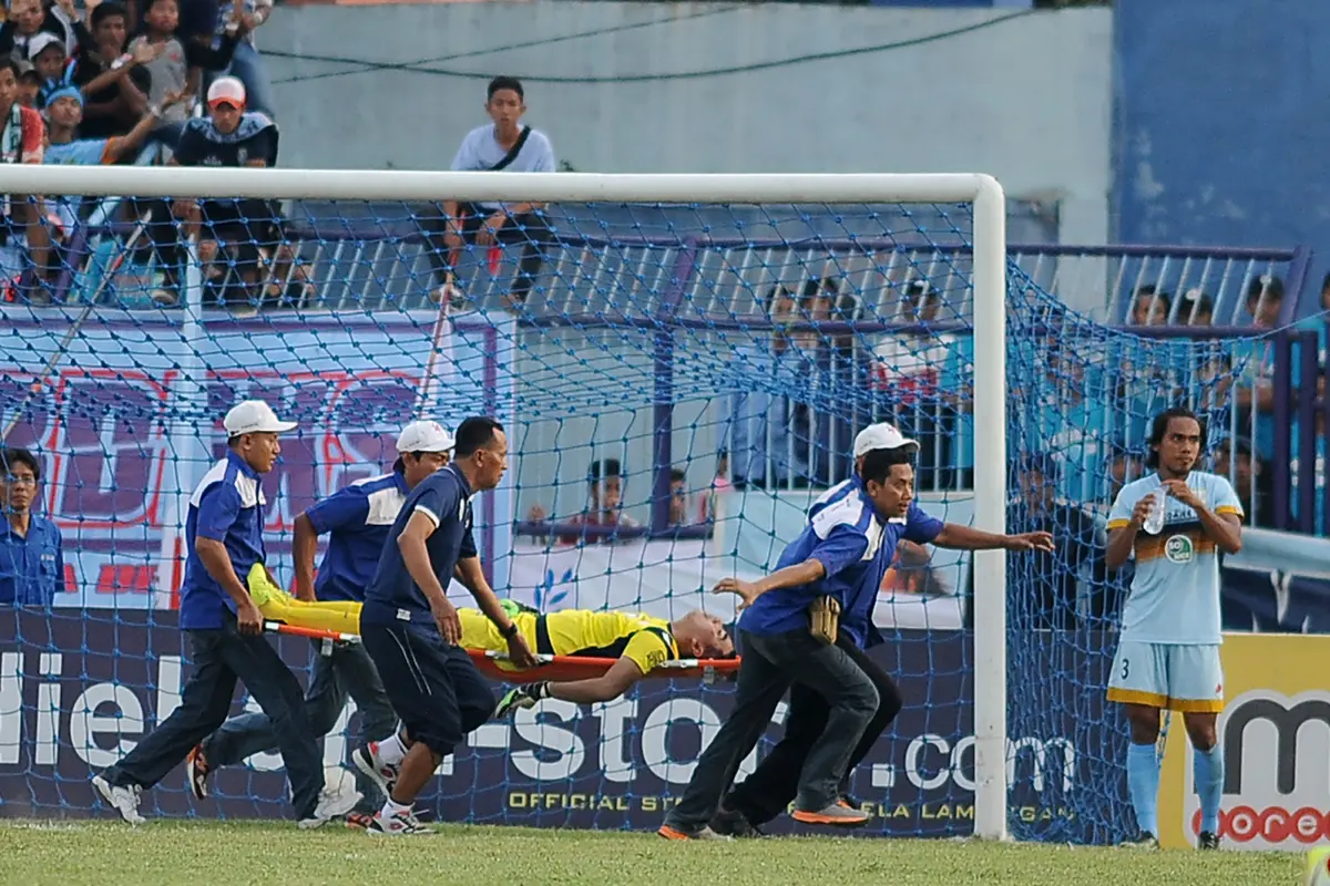 Detik-Detik Insiden Meninggalnya Kiper Persela Choirul Huda