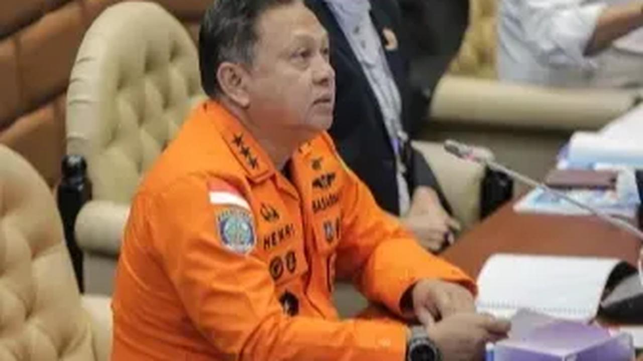 Penetapan Kepala Basarnas Marsekal Madya Henri Alfandi sebagai tersangka kasus dugaan suap pengadaan alat pendeteksi korban reruntuhan menjadi polemik.