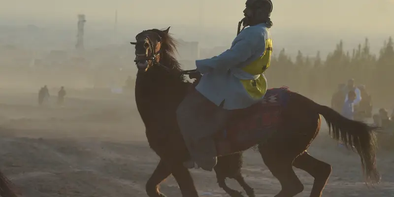 Menyaksikan Permainan Buzkashi di Afghanistan