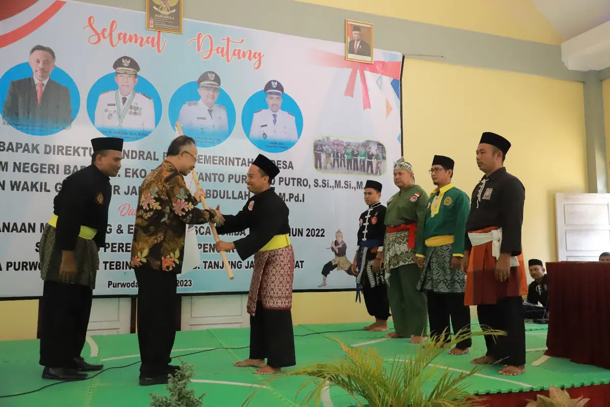 Dirjen Bina Pemdes mengukuhkan Desa Purwodadi Jambi sebagai pelopor desa pencak silat.