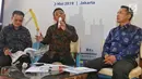 Dirut PT Pelabuhan Tanjung Priok atau PTP Multipurpose Imanuddin (tengah) didampingi Direktur Operasi Andi Isnovandiono (kanan) serta Direktur Komersial dan Pengembangan Bisnis Ari Hendryanto (kiri) memberi keterangan pers di Jakarta, Jumat (3/5/2019). (Liputan6.com/JohanTallo)