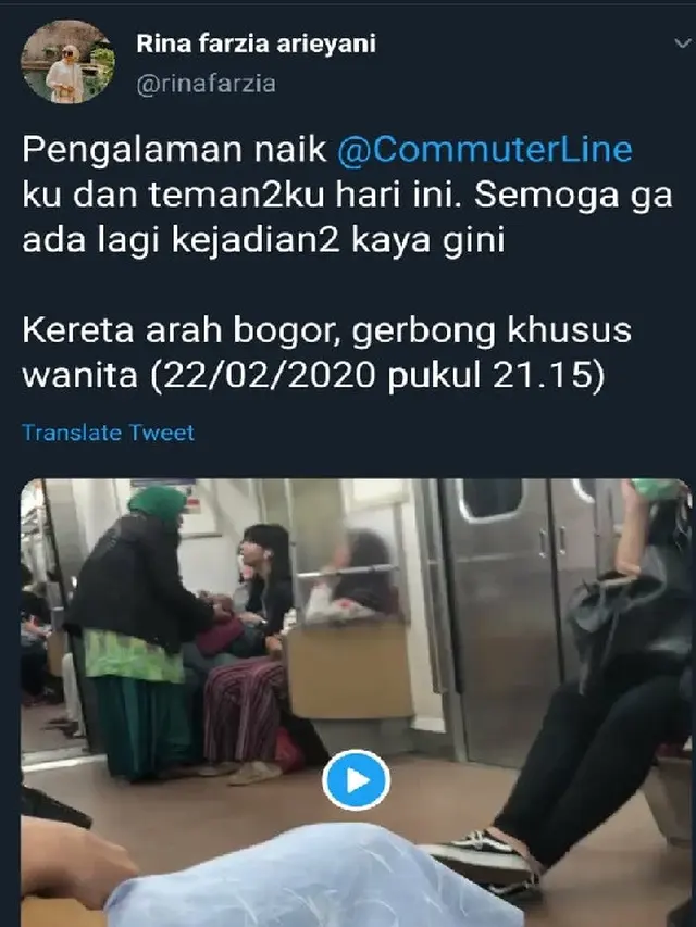 video ibu2 jambak wanita di KRL