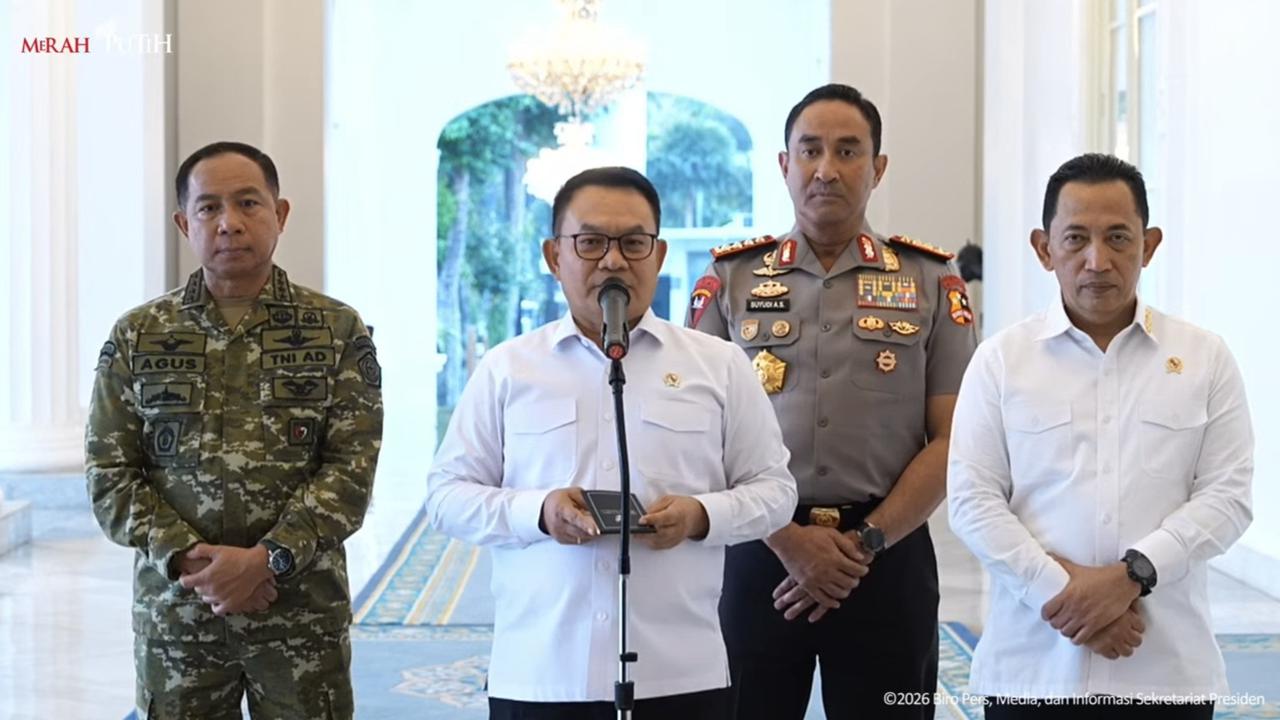 Prabowo Perintahkan TNI Kerahkan Hercules untuk Tangani Karhutla