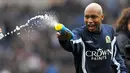 El Hadji Diouf. Striker Senegal yang kini berusia 41 tahun dan telah pensiun pada Januari 2016 bersama Sabah FC ini pernah membela Blackburn Rovers pada tengah musim 2008/2009 hingga akhir musim 2010/2011 setelah sebelumnya pernah berseragam Bolton, Sunderland dan Liverpool. West Ham pun tertarik mendatangkannya pada awal musim 2011/2012, namun proses transfernya menjadi berlarut-larut hingga El Hadji Diouf sempat berstatus tanpa klub. Proses transfer pun akhirnya gagal total akibat penolakan fans garis keras The Hammers yang mengaggap sang pemain memiliki perilaku yang buruk di lapangan, seperti sering melakukan diving. Pada Oktober 2011 ia akhirnya berlabuh ke Doncaster Rovers. (AFP/Andrew Yates)