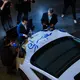 Melihat pameran seni kontemporer yang terinspirasi dari MPV listrik premium (Denza)