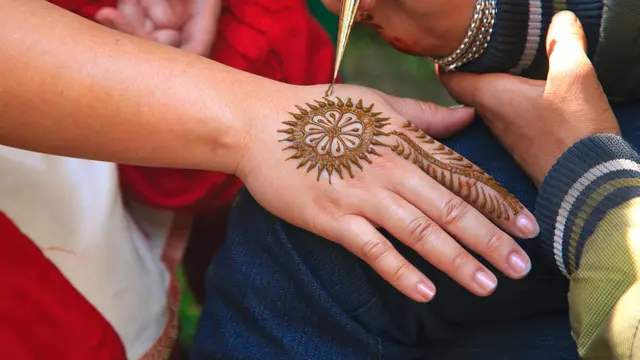 7 Tradisi Unik Perayaan Idul Fitri di Berbagai Negara, Ada yang Perang Telur