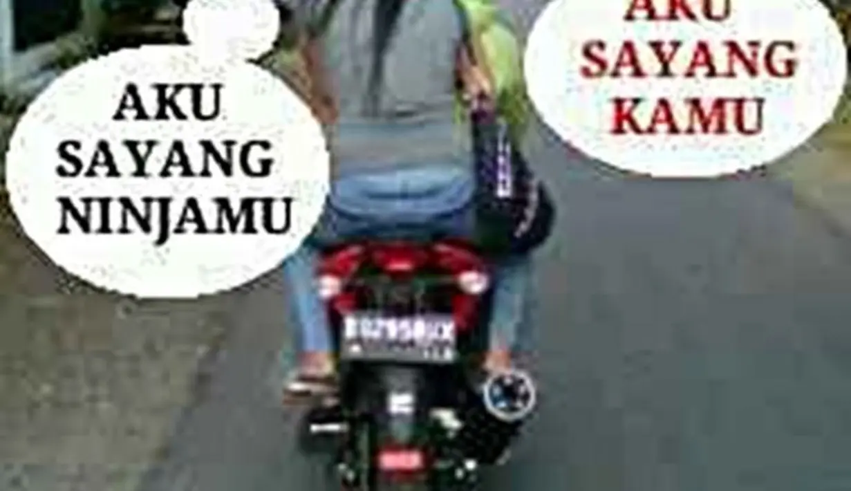 "Gokil Abis" Meme Cewek Naik Motor - Galeri Otosia.com