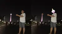 Cowok Ini Minta Fotonya Diedit Pegang Monas, 6 Kreasi Netizen Kocak