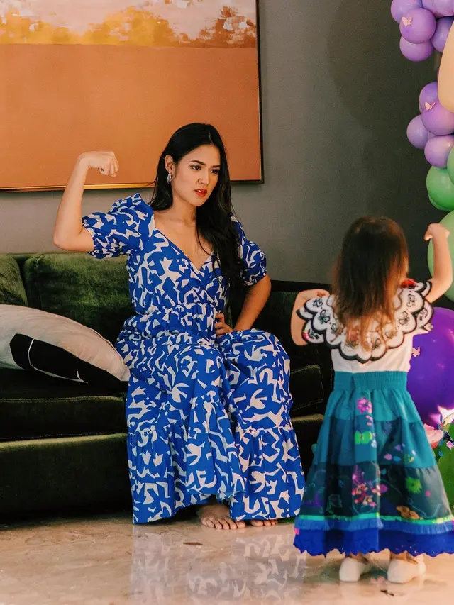 6 Momen Ulang Tahun Zalina Anak Raisa, Rambut Panjangnya Curi Perhatian