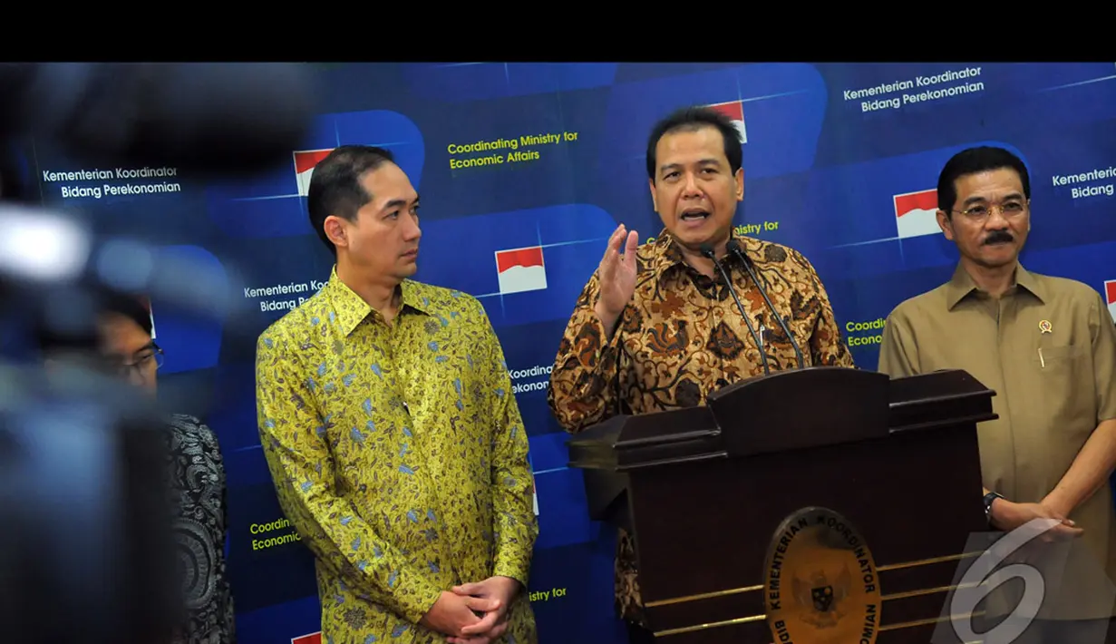 Menko Perekonomian Chairul Tanjung saat jumpa pers terkait perizinan UMKM, Jakarta, Rabu (20/8/2014) (Liputan6.com/Faisal R Syam)