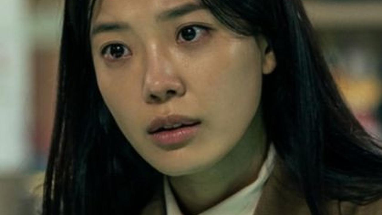 Im Se Mi: Yoo Eui Jung, Polisi yang Terjebak di Antara